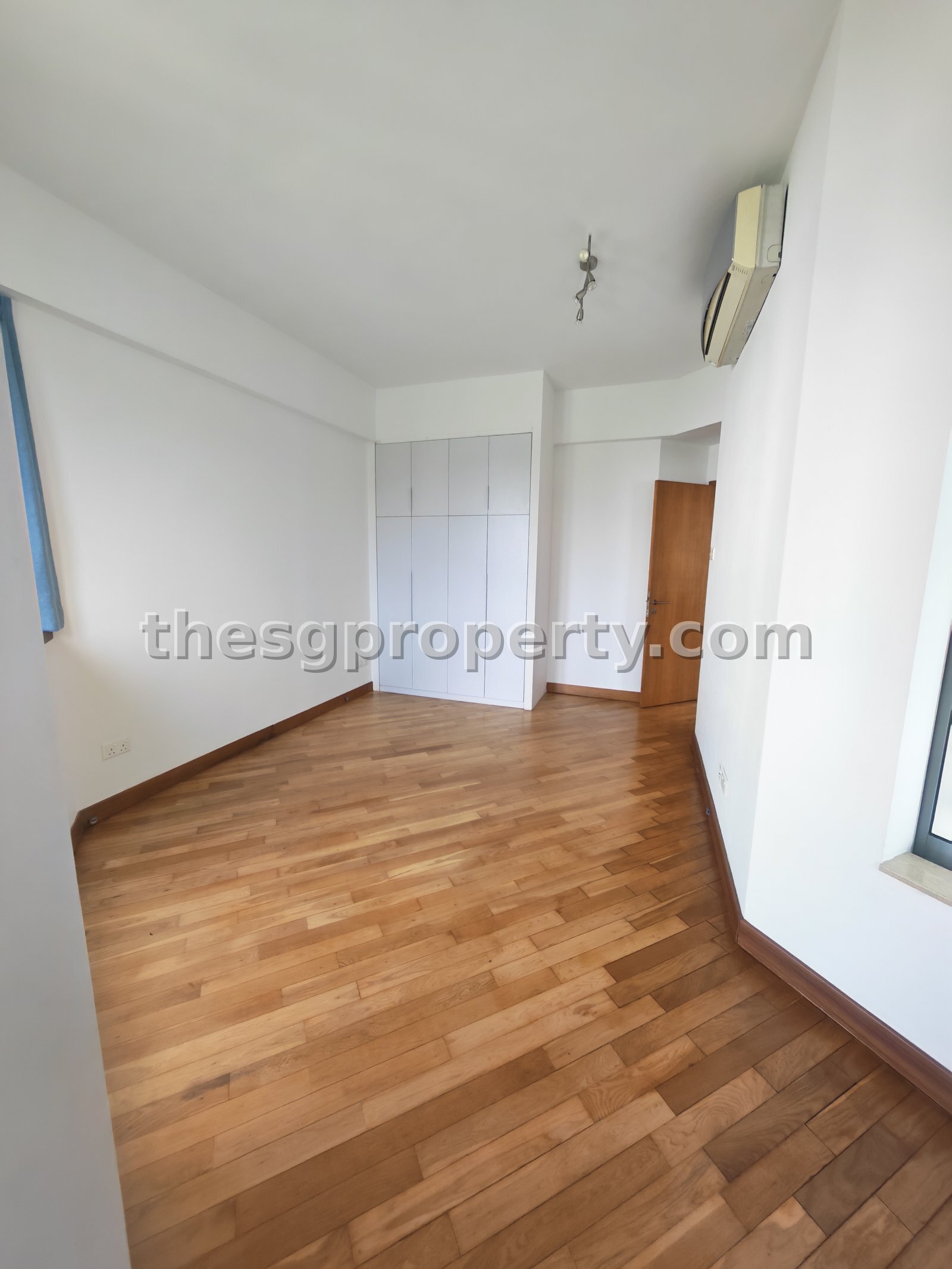 Adam Park Condo — Spacious High-Ceiling Unit photo 6